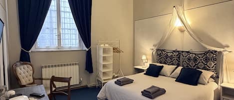 Quadruple Room | Iron/ironing board, free WiFi