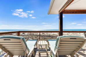 Property grounds - Getaway Beach Front, St. George Island Private 4  Bedroom Home (St. George Island)