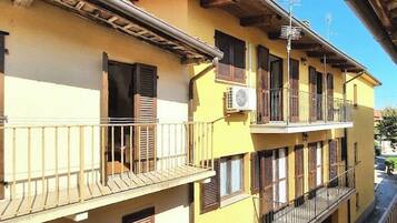 House | Balcony