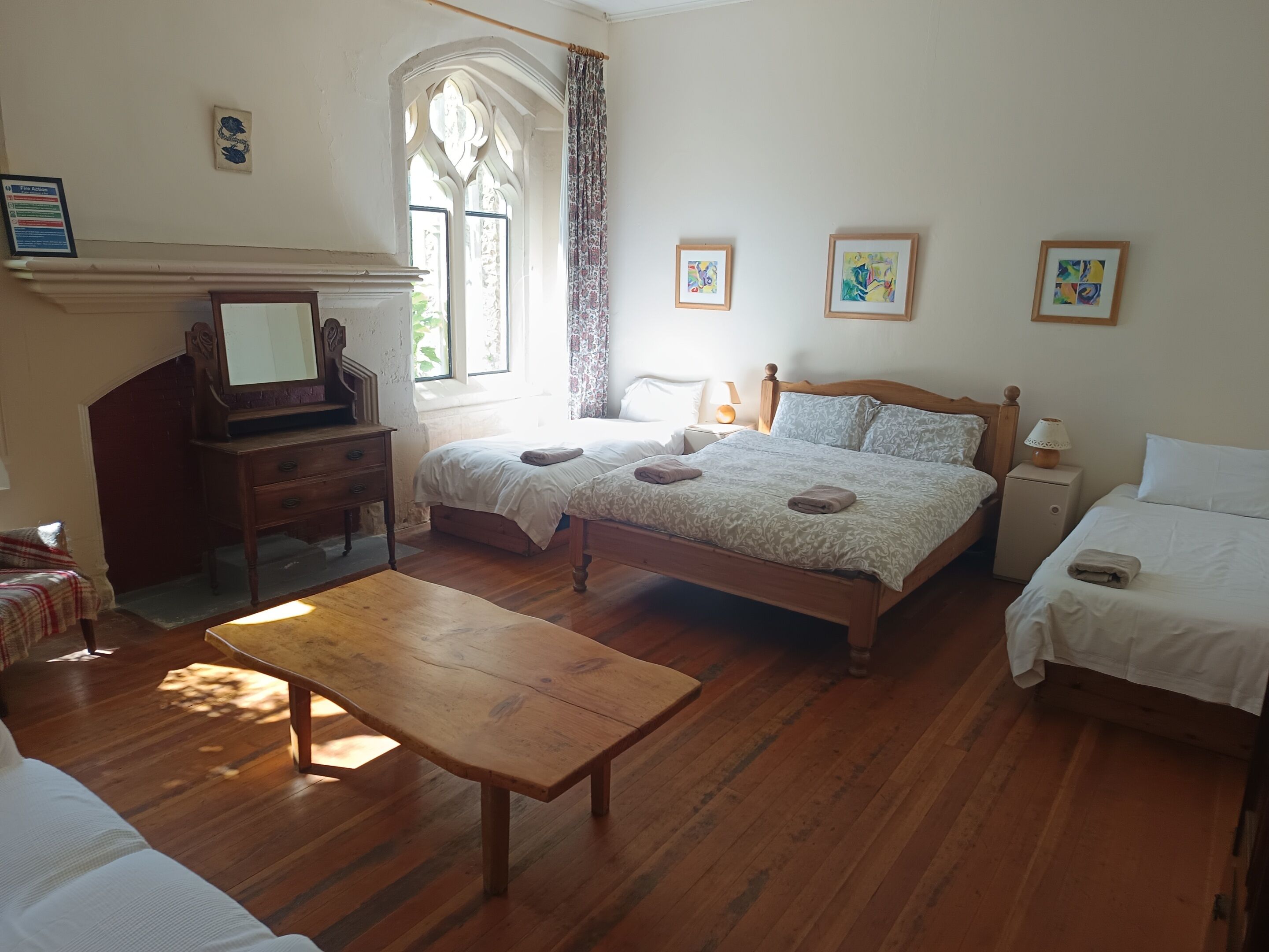 Habitación cuádruple estándar, baño compartido