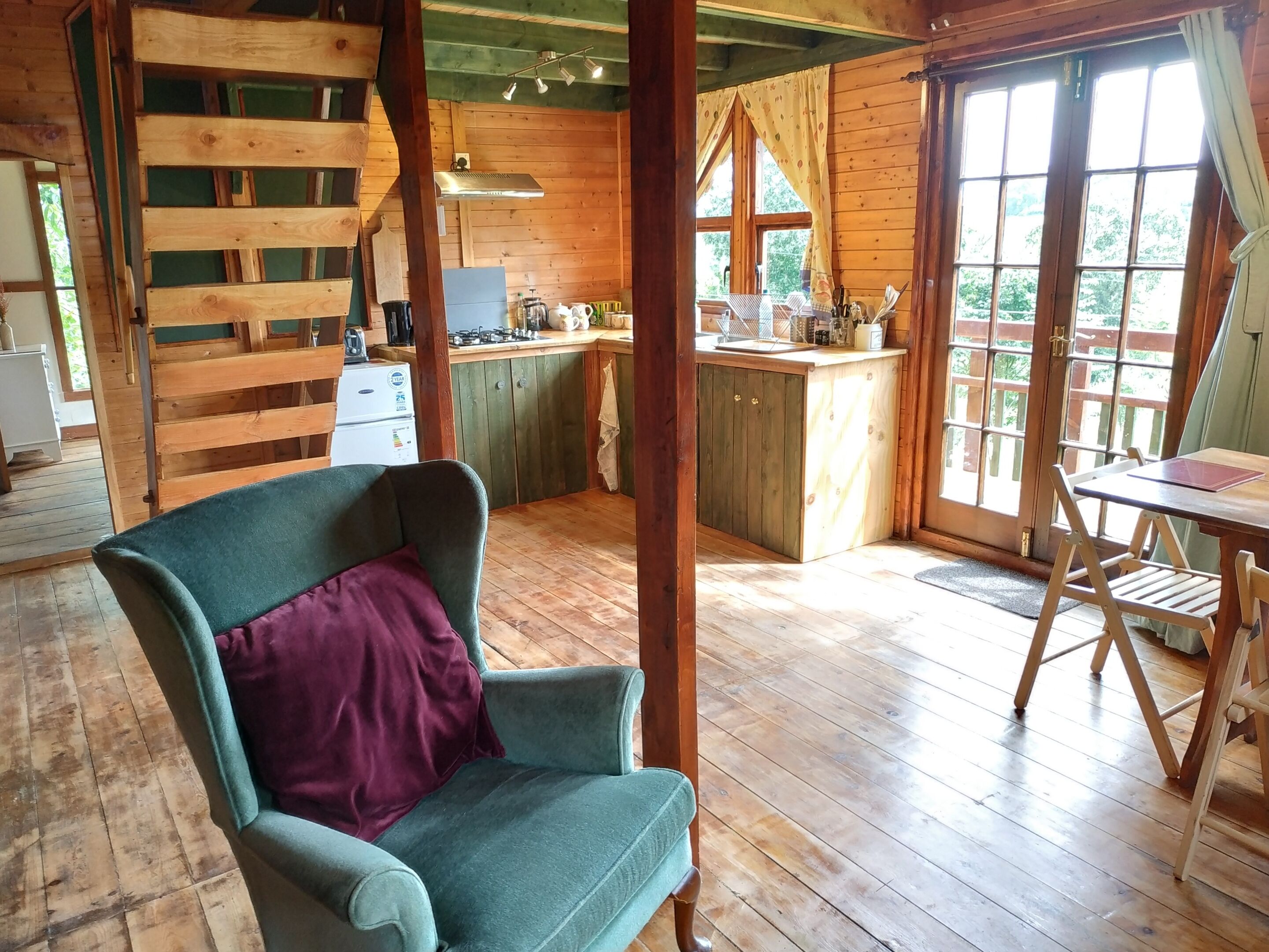 Superior Cabin, Shared Bathroom ((for five)) | Ruang Istirahat