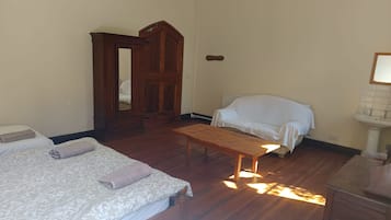 Standard Quadruple Room, Shared Bathroom