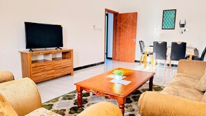 Living area - Modern Fully Furnished 1BHK Apartment, Muscat (Muscat)