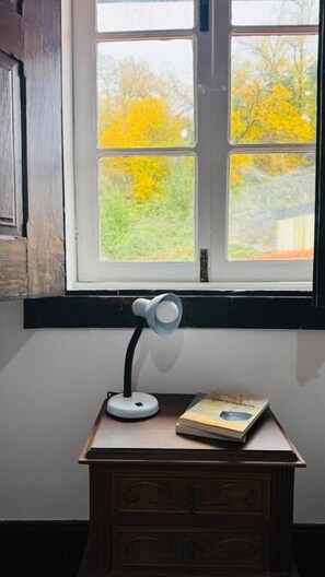 Shared Dormitory, Men only, Garden View | Interior - The wander house braga (Braga)