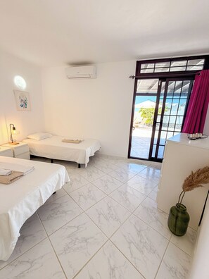 5 bedrooms, iron/ironing board, travel cot, free WiFi - Villa Vista Oceana | 5 Bedroom Holiday Villa with Private Heated Pool (Playa Blanca)