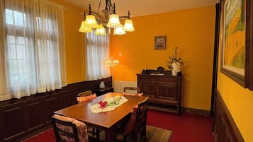 Maison Confort, vue jardin | Restauration