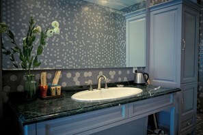 Deluxe House, Balcony, Garden View | Bathroom - Lingdi Art Homestay in Moganshan (Huzhou)