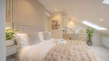 1 bedroom, iron/ironing board, travel cot, WiFi
