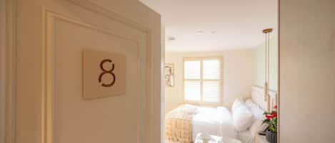 1 bedroom, iron/ironing board, travel cot, WiFi