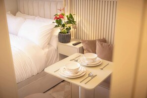 1 bedroom, desk, iron/ironing board, travel cot - Standard Studio 7 at The Orange Door Little Venice (Greater London)