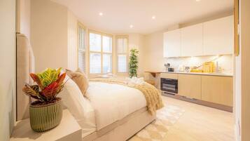 1 bedroom, desk, iron/ironing board, WiFi