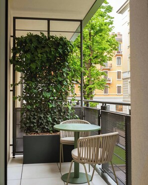 Studio with Terrace and Sofa Bed | Terrace/patio - Limehome Milan Via Eugenio Villoresi (Milan)