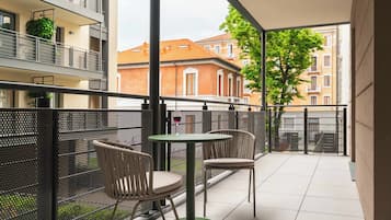 One Bedroom Comfort Apartment with Balcony | Balcon