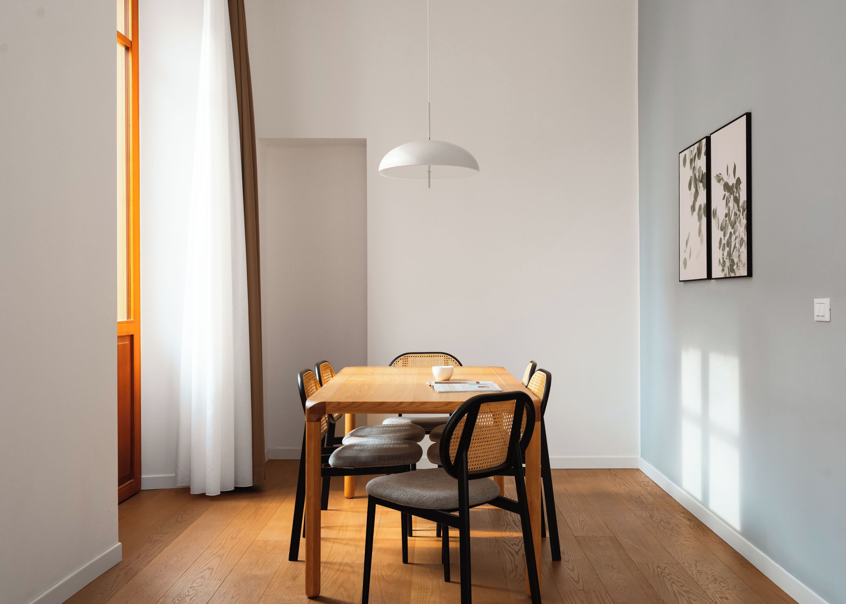 Two Bedroom Apartment with Terrace and Balcony | Coin séjour