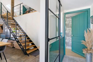 Interior - Bed and Breakfast 'Chambre Opaline' with Private Terrace, Private Garden and Wi-Fi (Marennes-Hiers-Brouage)