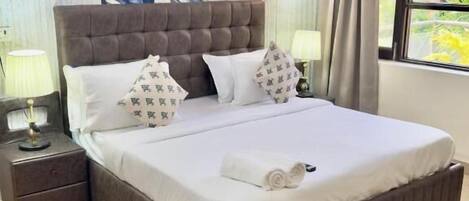 Superior Double Room, Balcony, City View | Soundproofing, iron/ironing board, free WiFi, bed sheets