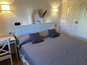 Room - Apartment Oasis del Sol with communal pool - Denia (Dénia)