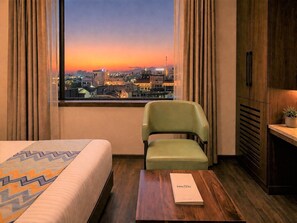 Executive Room | Desk, laptop workspace, free WiFi, bed sheets - Hillcrest Hotel & Resort (Abu Road)