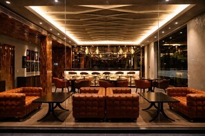 Kamar Superior | Bar (di properti)