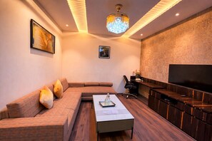 Luxury Suite | Living area