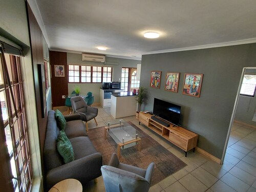 Executive Chic Flat with Stunning Views