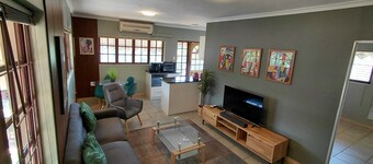 Executive Chic Flat with Stunning Views