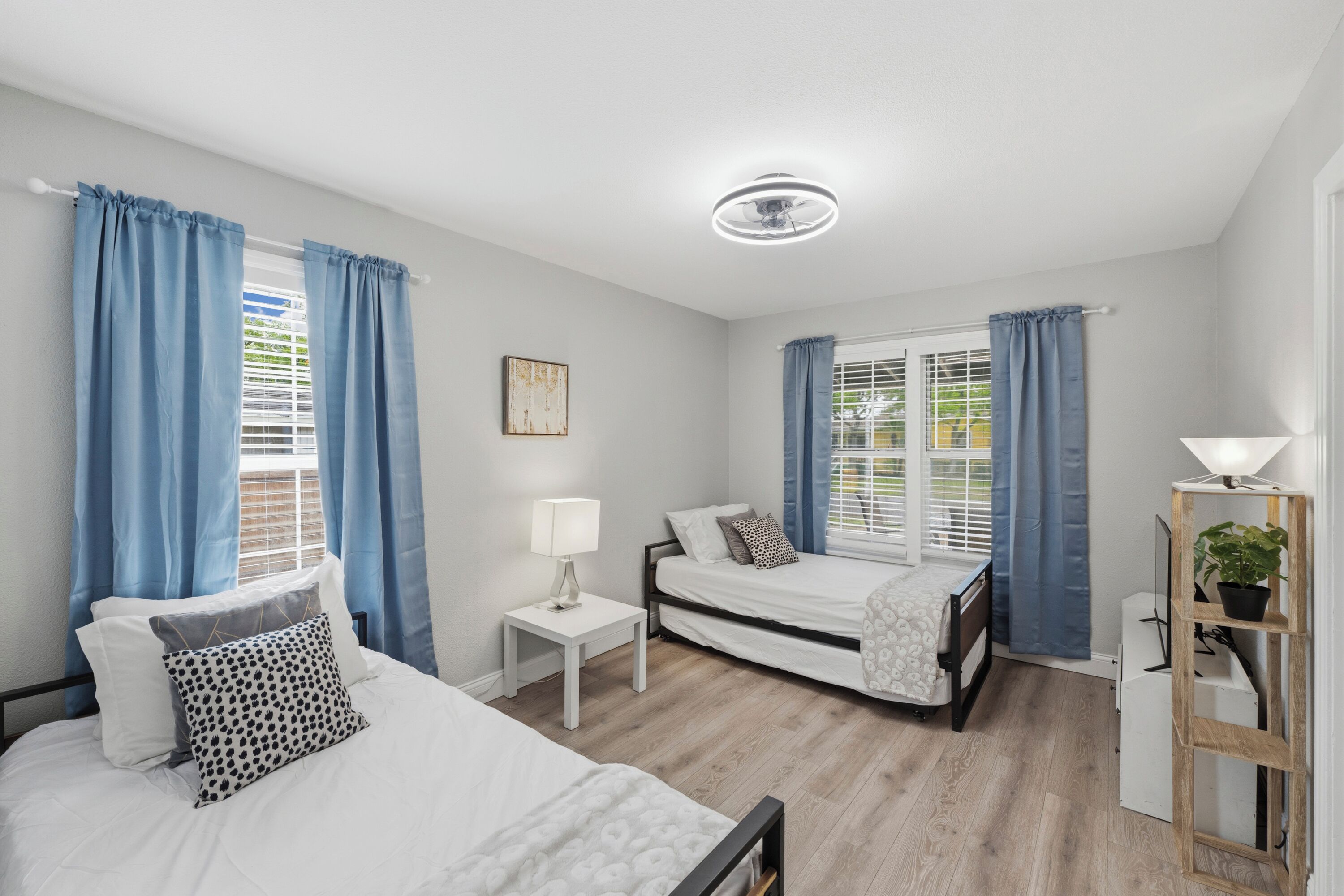 4 bedrooms, desk, iron/ironing board, free WiFi
