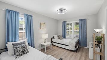 4 bedrooms, desk, iron/ironing board, free WiFi