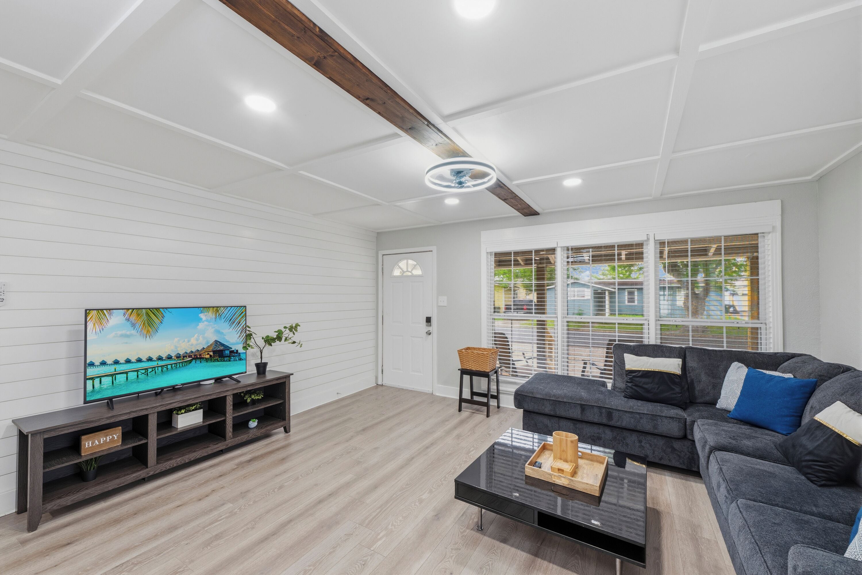 Smart TV, offices
