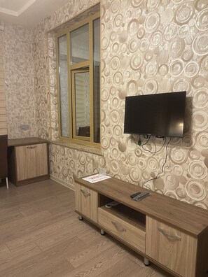 Quarto casal luxo, sacada, vista para o pátio | Parte interna