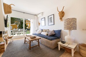 TV, fireplace - 1XER01 - Cozy renovated apartment for 6 people in Calella de Palafrugell (Calella de Palafrugell)