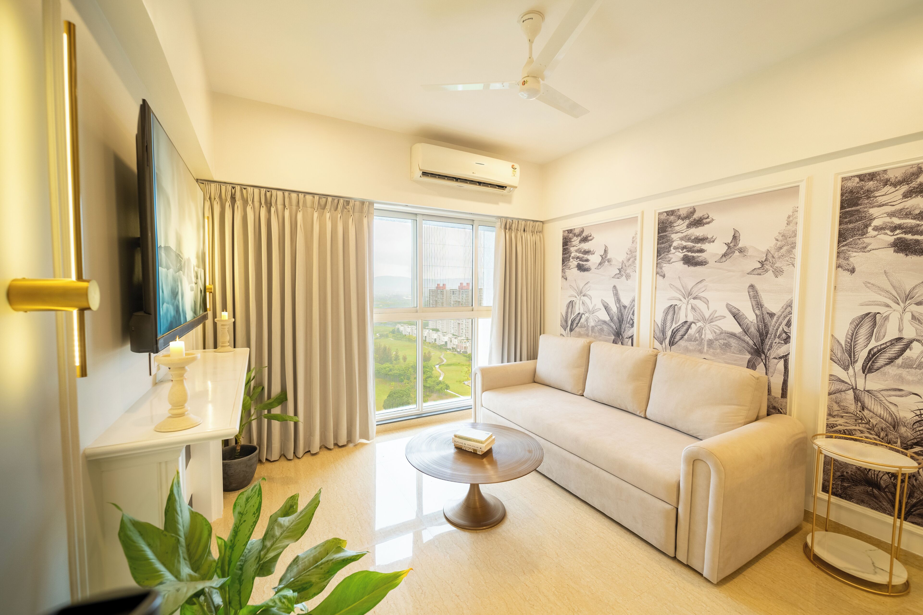 Căn hộ Premium, ban công, quang cảnh sân golf | Khu phòng khách