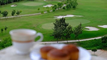 Premium Apartment, Balcony, Golf View | Golf