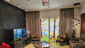 Apartemen Panorama, kamar mandi pribadi, pemandangan lapangan golf | Area keluarga