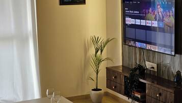 Luxury-Apartment, Küche, Stadtblick | Innenbereich