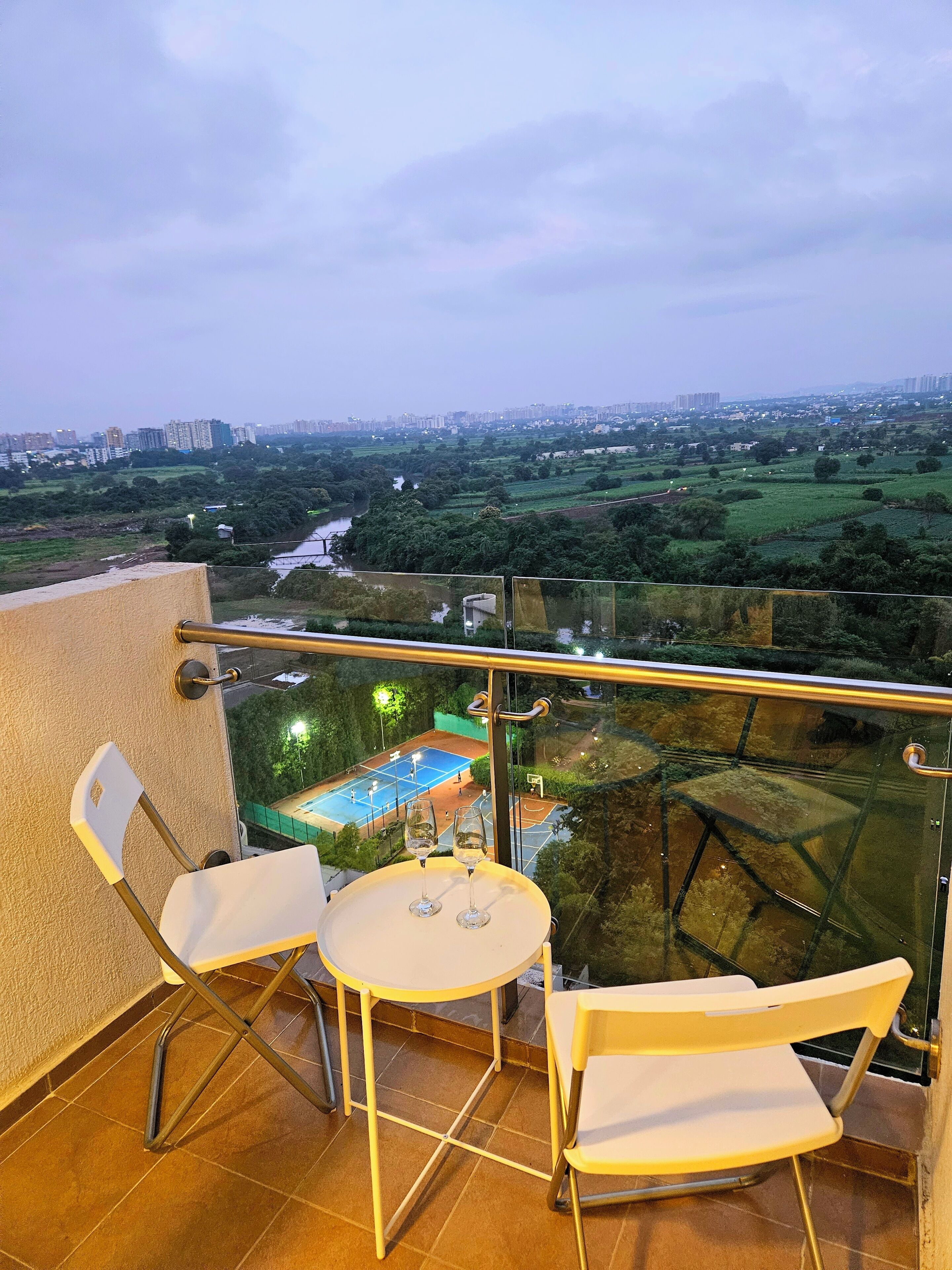 Panorama-lejlighed - privat badeværelse - udsigt til golfbane | Overnatningsstedets område