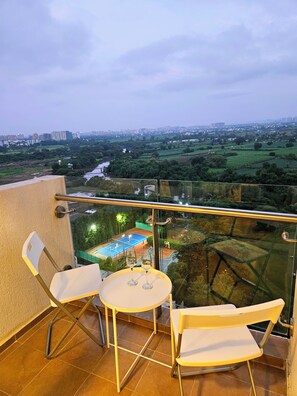 Panoramic Apartment, Private Bathroom, Golf View | Property grounds - Golf Chateau Serviced Apartments (Mawal)