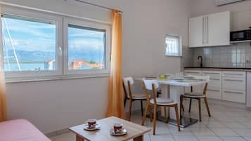 Classic Apartment, Partial Sea View | Dining