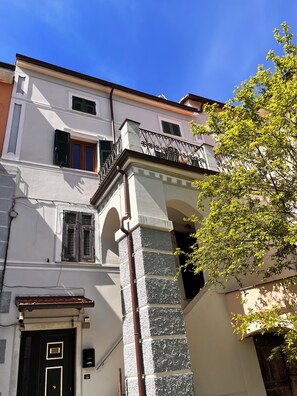 Exterior - Appartamento per famiglie con terrazza, vicino alle Cinque Terre (Arcola)