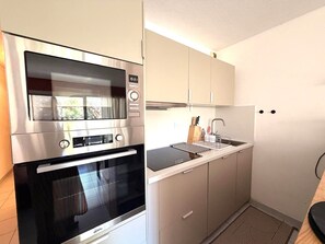Fridge, microwave, oven, stovetop - Apartment with AC, parking - 4 guests (Banyuls-sur-Mer)
