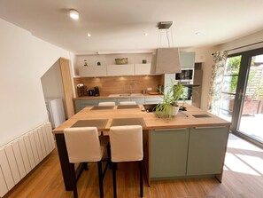 Fridge, microwave, oven, dishwasher - Cozy lodge in Touraine, parking - 4 guests (Limeray)