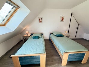 Room - Authentic gîte with garden - 4 guests (Thésée)