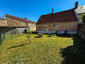 Property grounds - Authentic gîte with garden - 4 guests (Thésée)