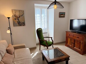 Living area - Authentic gîte with garden - 4 guests (Thésée)