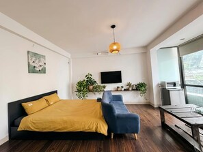 Basic-Studio, Balkon, Stadtblick | Wohnbereich