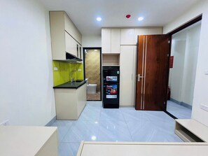 Basic Studio, Balcony, City View | Interior