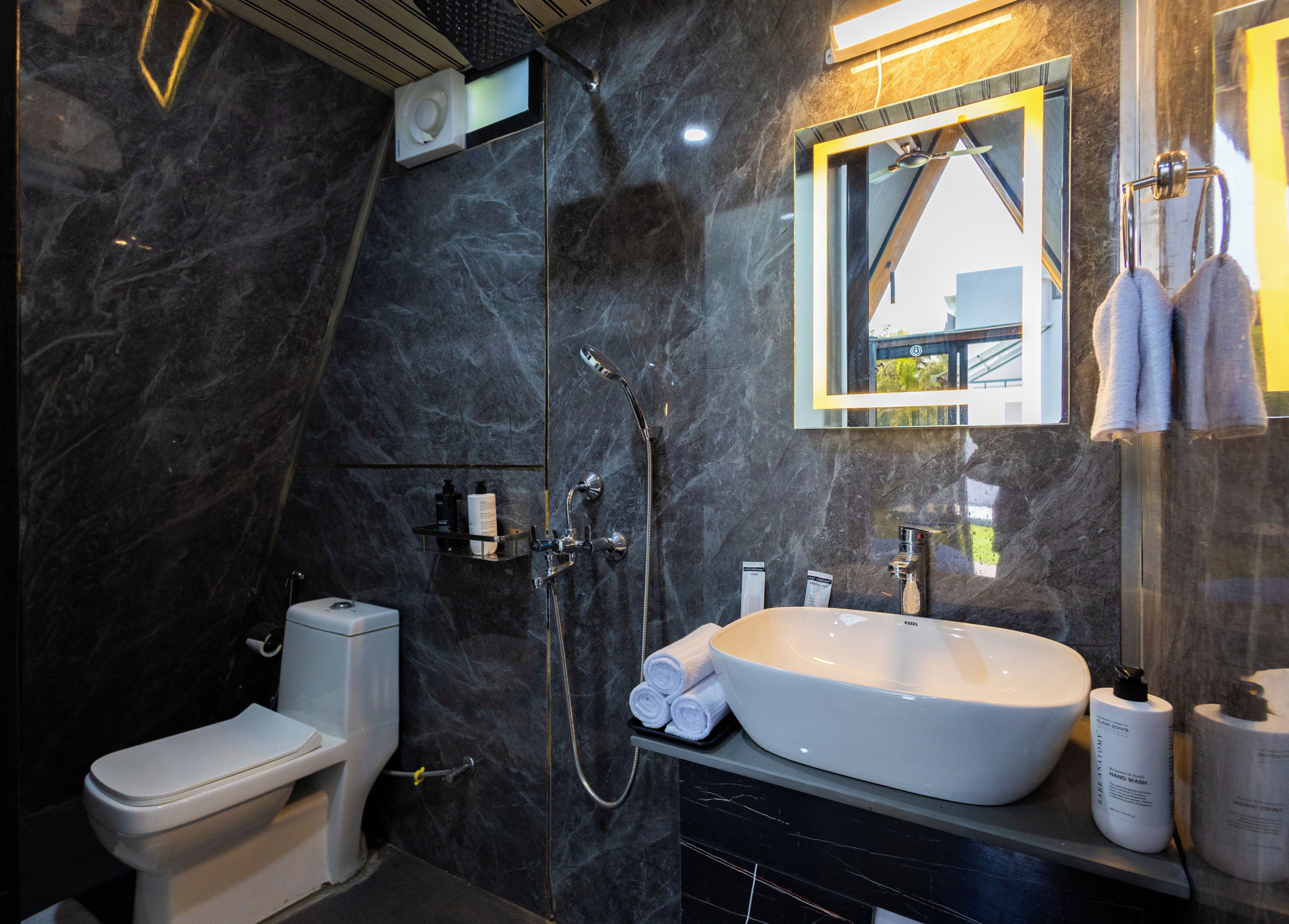 Bungalow Classic, balcone, vista piscina | Bagno