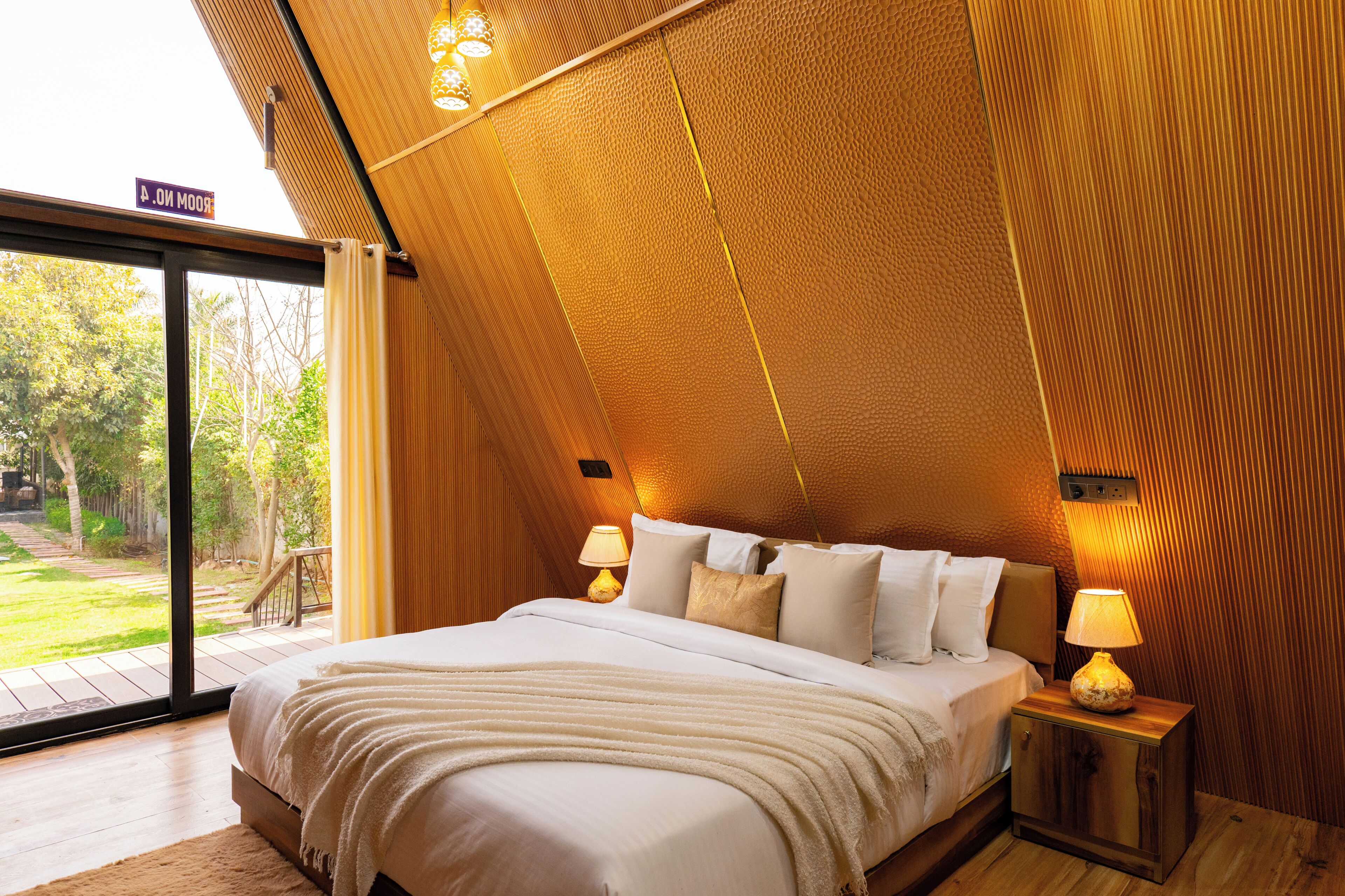 Classic Bungalow, Balcony, Pool View