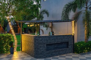 Bar (on property) - Alaya Stays KV Ventures Fable Cottage (Faridabad)