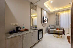 Interior - Anu Plaza - A Luxury Stay  (New Delhi)